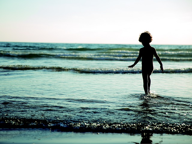 Wakacje z dzieckiem na plaży – jak się przygotować?